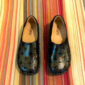 Algeria Debra nursing shoes size 39